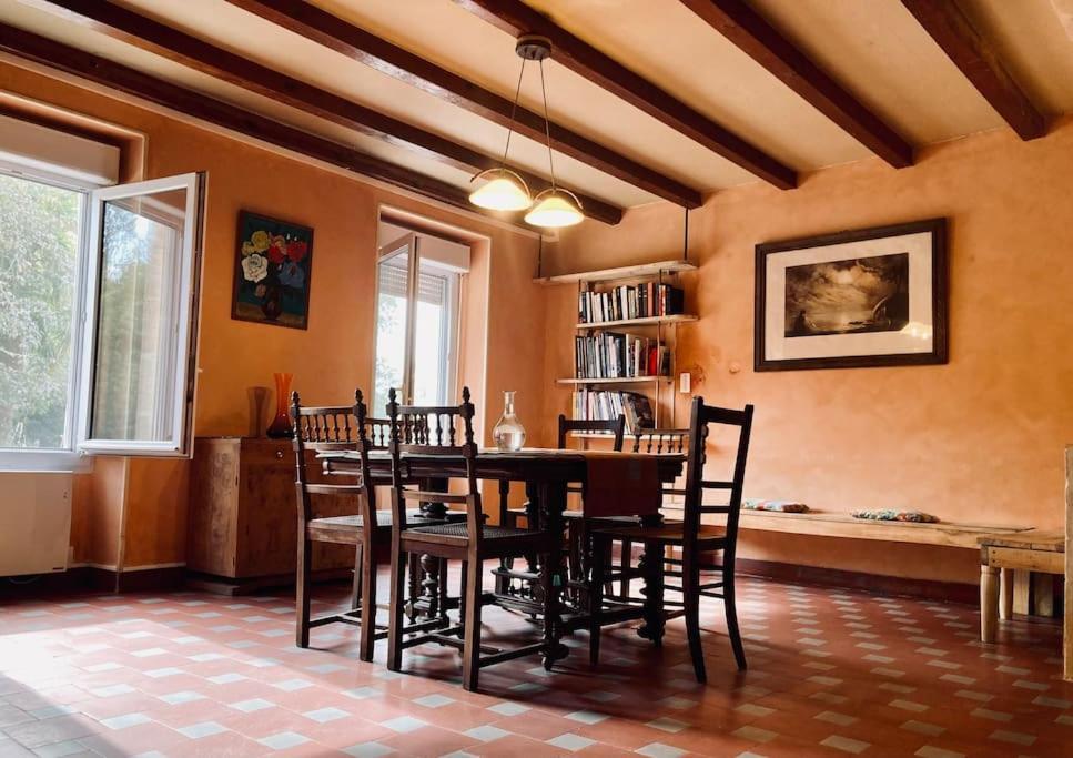 Maison De Campagne - La Belle Claudine Laruscade Exterior foto